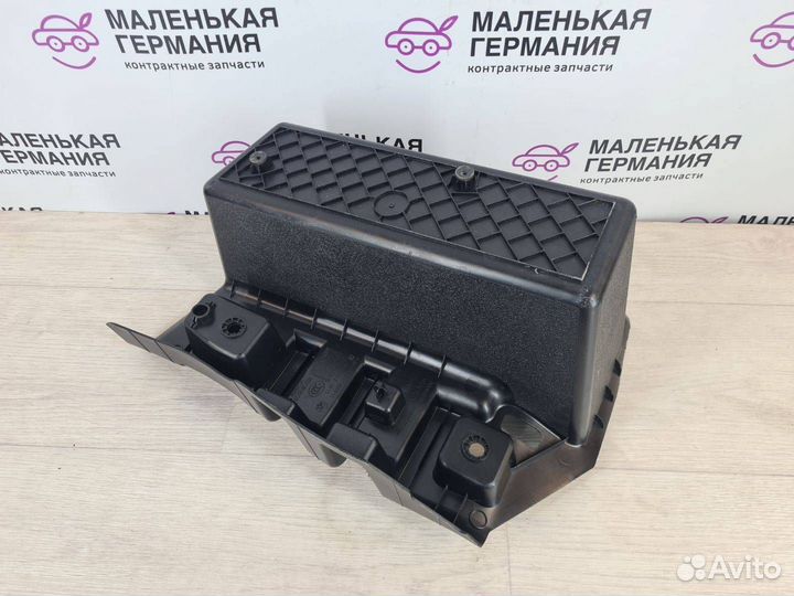 Ящик под инструменты BMW M5 F90 2019 51477373580