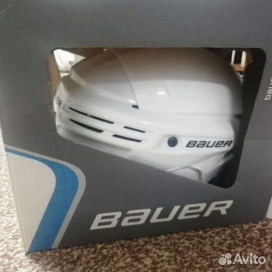 Хоккейный шлем