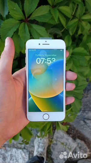 Телефон iPhone 8 64 gb