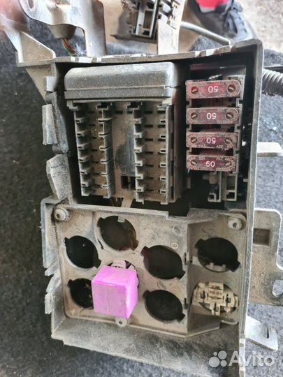 Блок предохранителей под капот Peugeot 406 1998