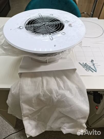 Маникюрная вытяжка