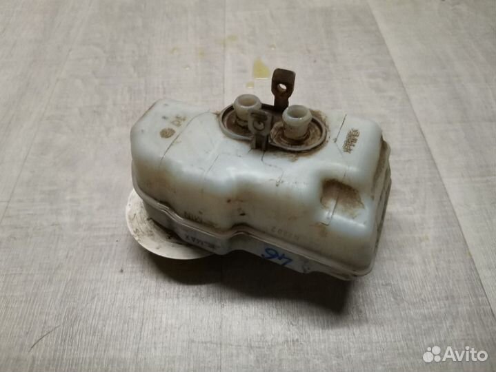 Бачок главного тормозного цилиндра Skoda Fabia 2