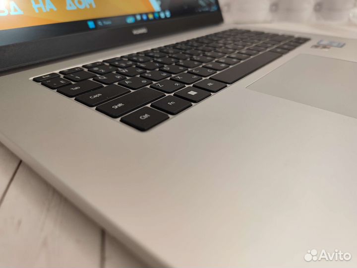 Ноутбук Huawei + гарантия