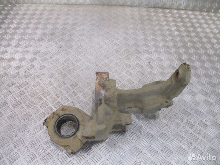 Кронштейн крепления переднего стабилизатора Merced