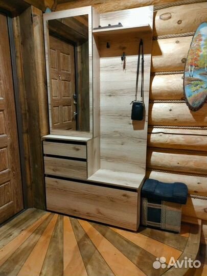 Прихожая с пеналом