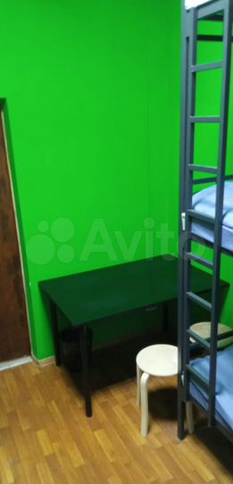 Комната 28 м² в > 9-к., 1/17 эт.