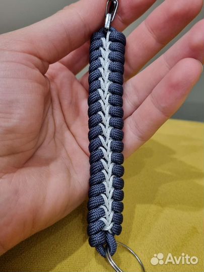 Брелок из паракорда темляк браслет