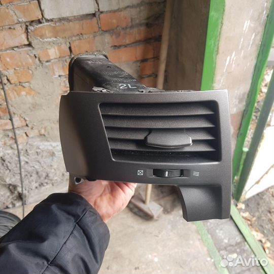 Дефлектор воздуховода Lexus LX570