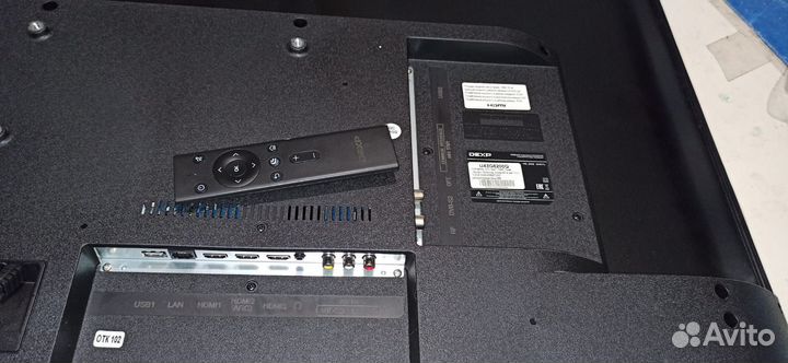Телевизор на запчасти Dexp U43G8200Q