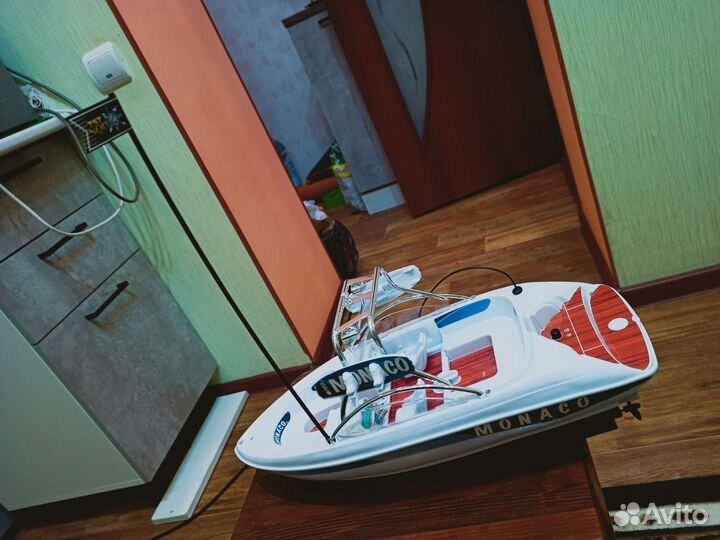 Радиоуправляемый катер