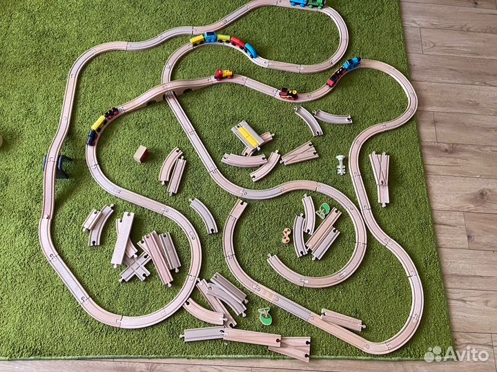 Несколько наборов железной дороги brio IKEA