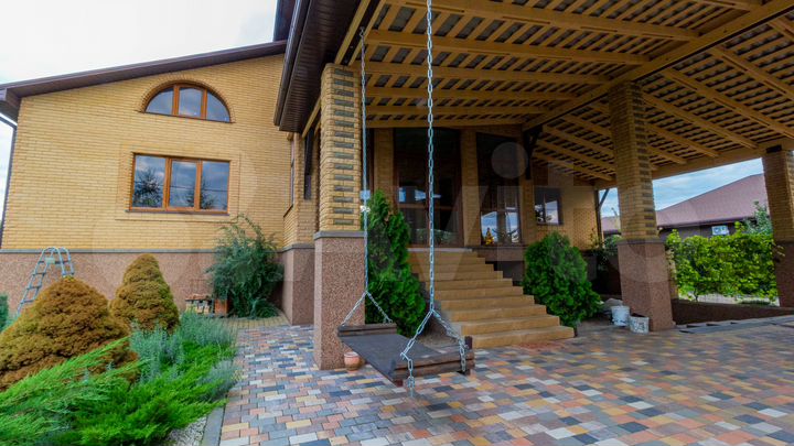 Коттедж 424 м² на участке 15 сот.