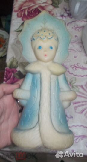 Гирлянда,елка,игрушки,снегурка