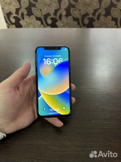 iPhone X, 64 ГБ