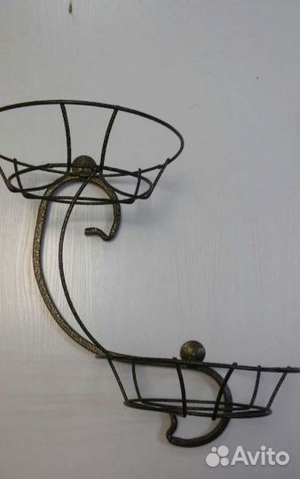 Подставка для цветов настенная