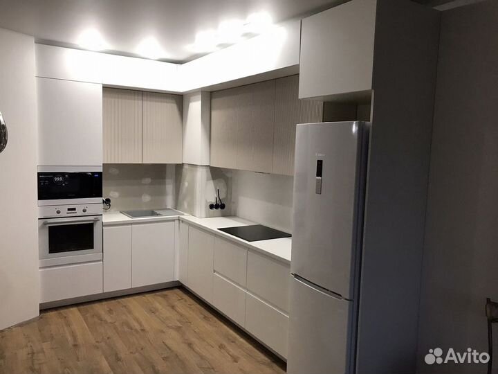 Кухня угловая на заказ до потолка