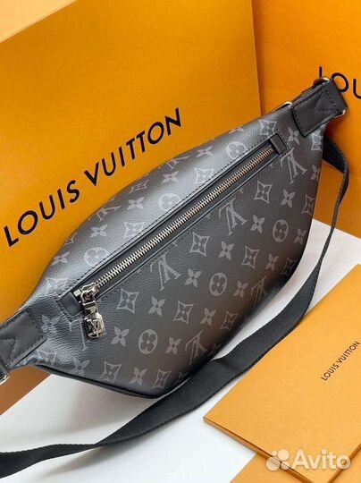 Сумка на пояс Louis Vuitton Discovery Premium