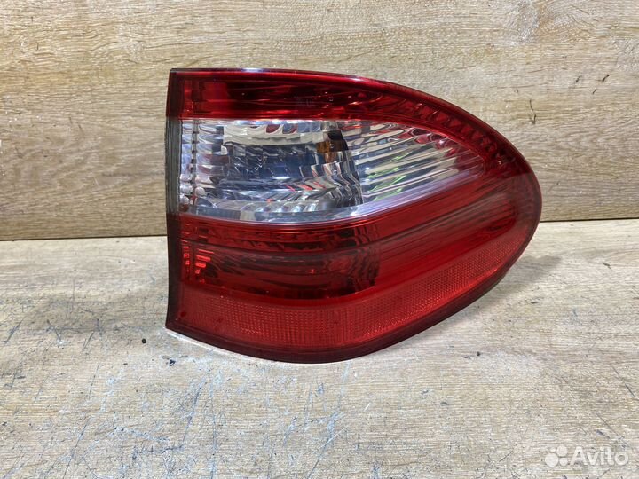 Фонарь задний правый Mercedes W211 Арт. 111293