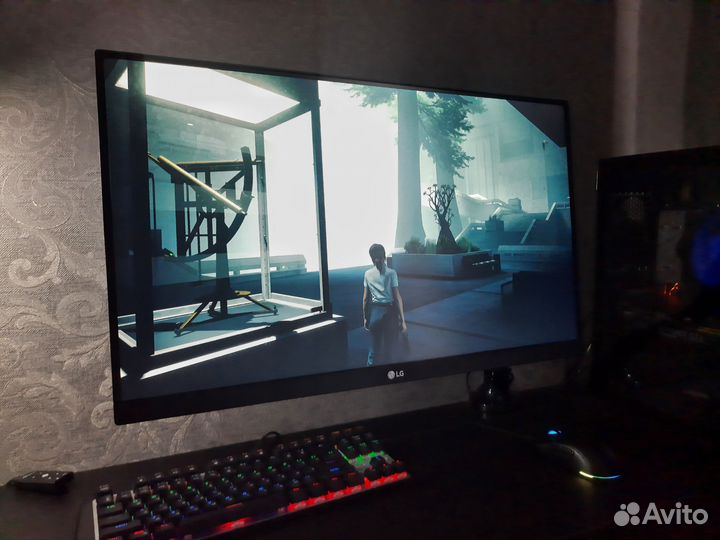 Монитор LG