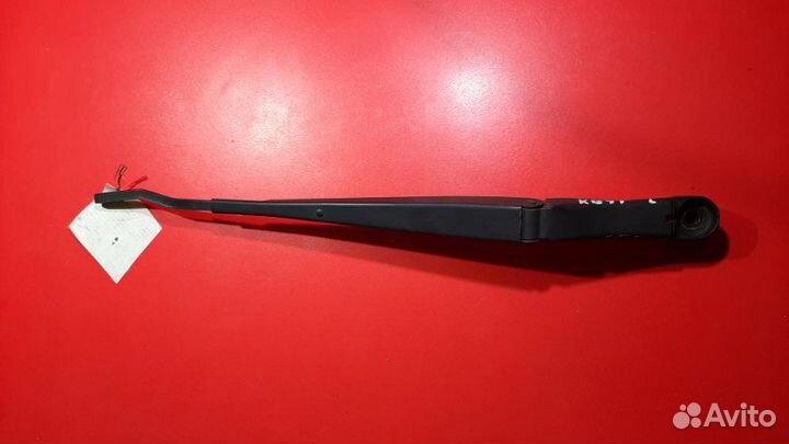 Поводок стеклоочистителя передний левый Mitsubishi