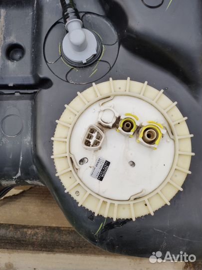 Топливный бак на toyota 200, 4.5 дизель, 2016 года