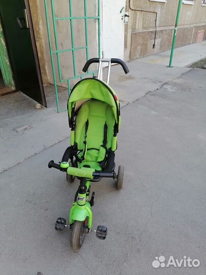 Продам детский велосипед с ручкой