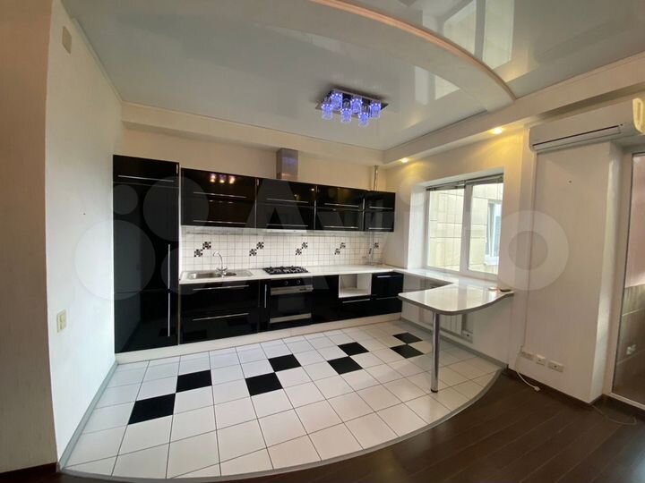 2-к. квартира, 58 м², 3/6 эт.