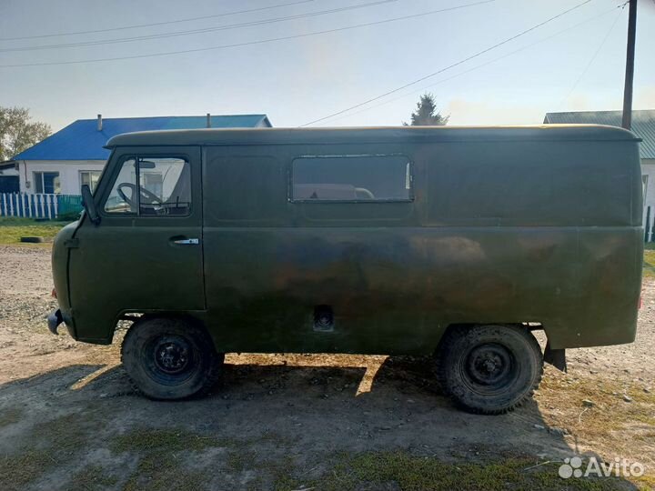 УАЗ 452 Буханка 2.4 МТ, 1982, 110 000 км