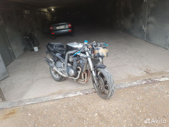 Suzuki gsx r 400 разбор запчасти