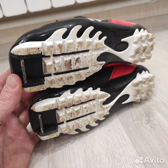 Продам лыжные ботинки