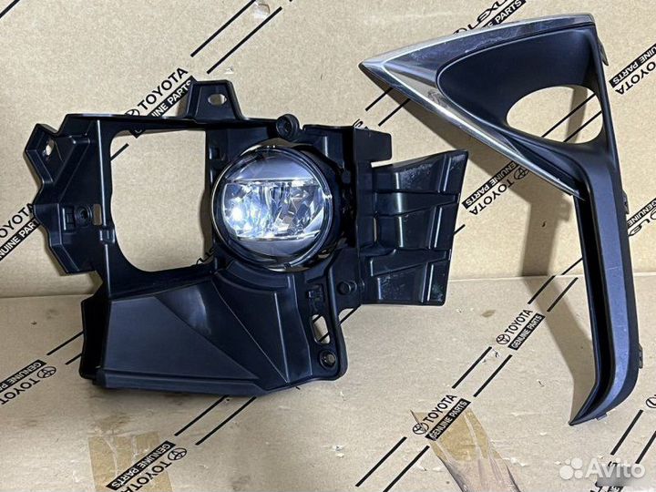 Противотуманная фара левая Lexus Rx 4 2015-2019