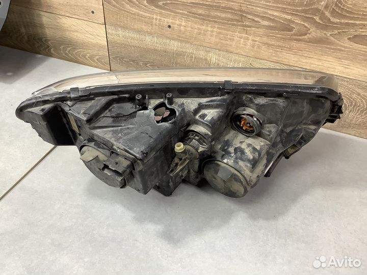 Фара левая Renault Logan, Sandero