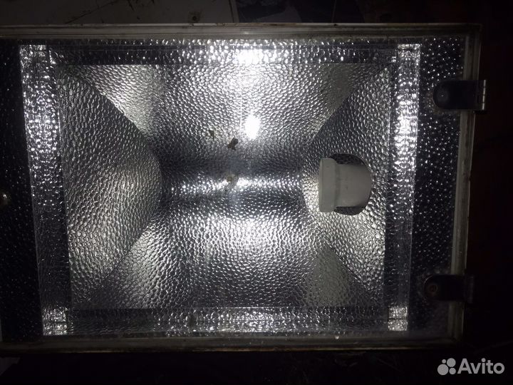 Светильник для досвета растений