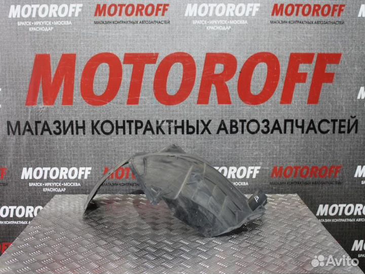 Подкрылок правый Nissan Skyline V36 верх