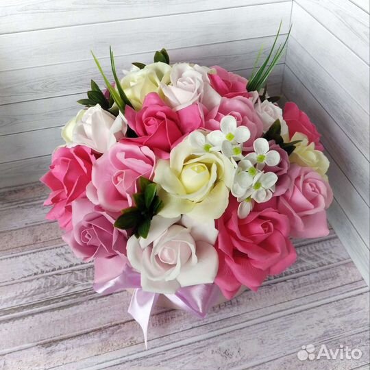 Цветы из мыла в шляпных коробках