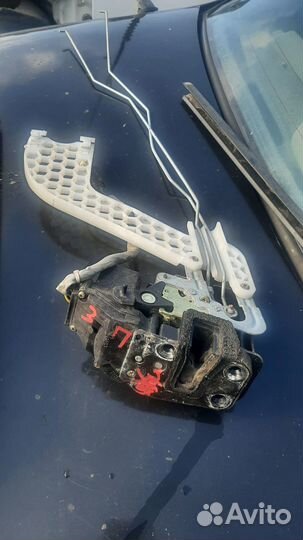 Замок задней правой двери на Кия Церато,Kia Cerato