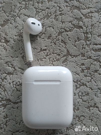 Кейс airpords с одним наушником и 2 чехла