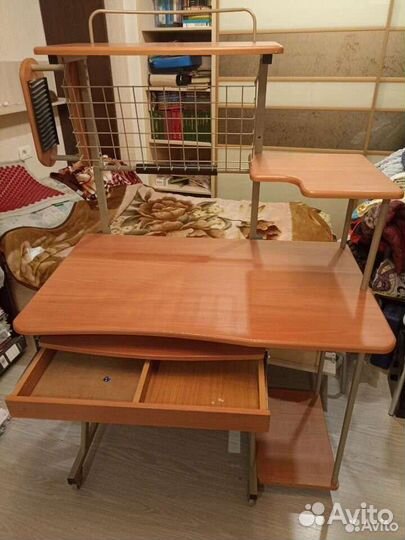 Компьютерный стол