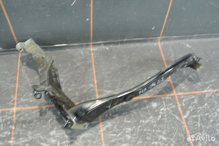 Кронштейн фары правой - Toyota Camry V50 V55