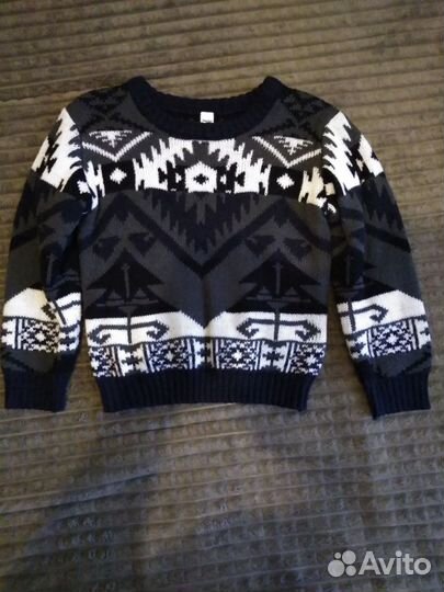 Два свитера 110р и 104р