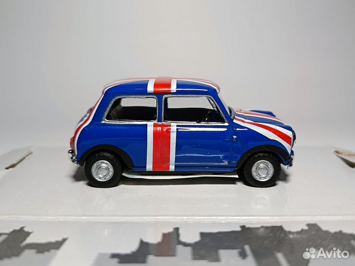 Модель 1:43 Mini Union Jack Cararama / Hongwell