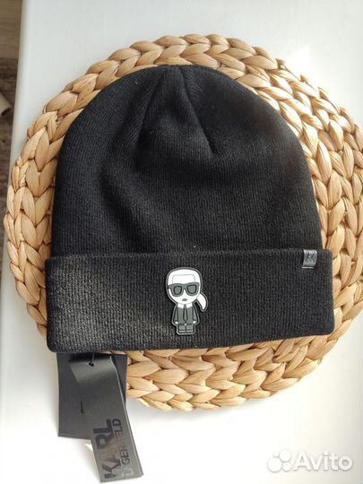 Женская шапка Karl Lagerfeld