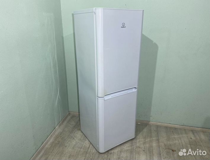 Холодильник Indesit