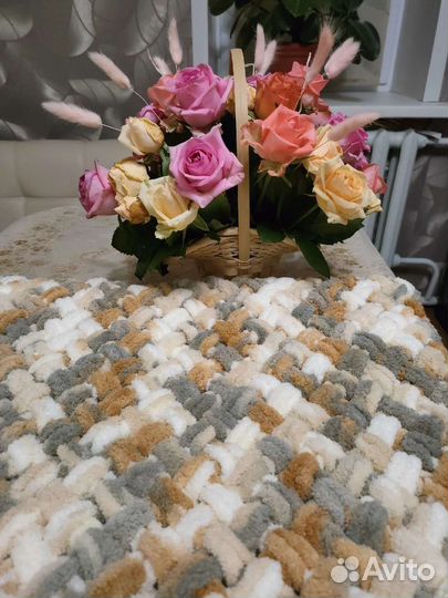 Пледы и покрывало