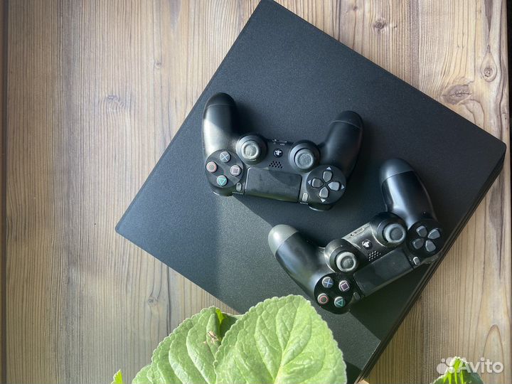 Sony playstation 4 pro 1tb + 2 геймпада
