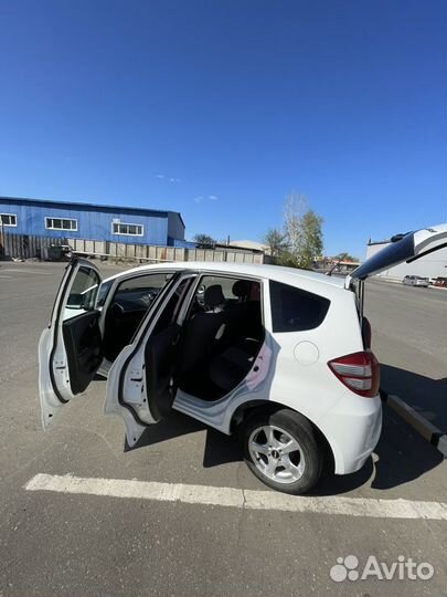 Honda Fit 1.3 CVT, 2010, 136 830 км