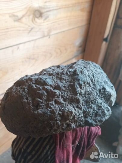 Метеорит каменный