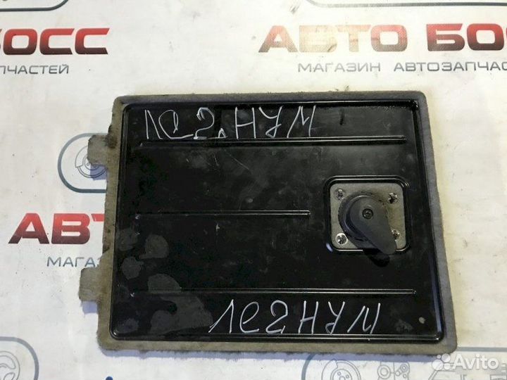 Лючок кармана в багажнике задний левый Mitsubishi