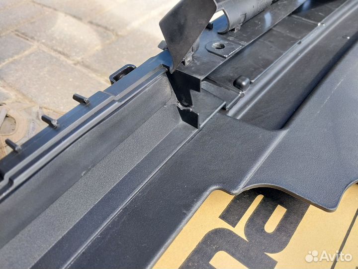 Верхняя часть решетки радиатора сх-9