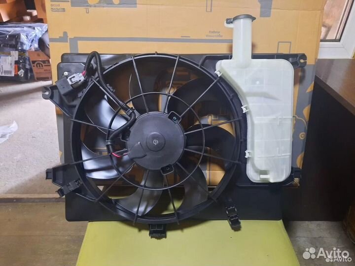 Вентилятор охлаждения двигателя Kia Ceed 2 JD